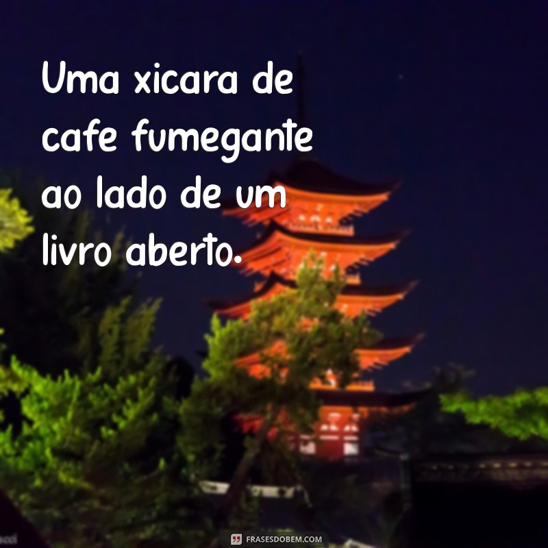 fotos fofas tumblr para perfil Uma xícara de café fumegante ao lado de um livro aberto.