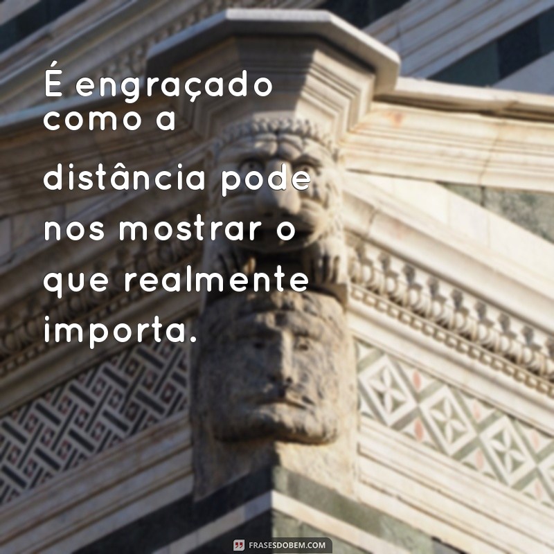 Conheça as mais inspiradoras frases de John Green para refletir e se emocionar! 