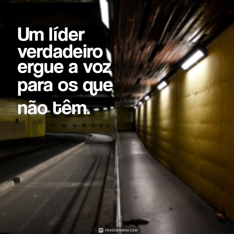 Frases de Superioridade: Inspire-se com Citações Poderosas para Aumentar sua Confiança 