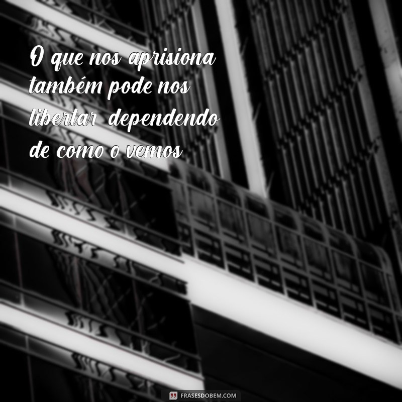 Cobra Começando a Comer o Próprio Rabo: Entenda o Comportamento Fascinante 