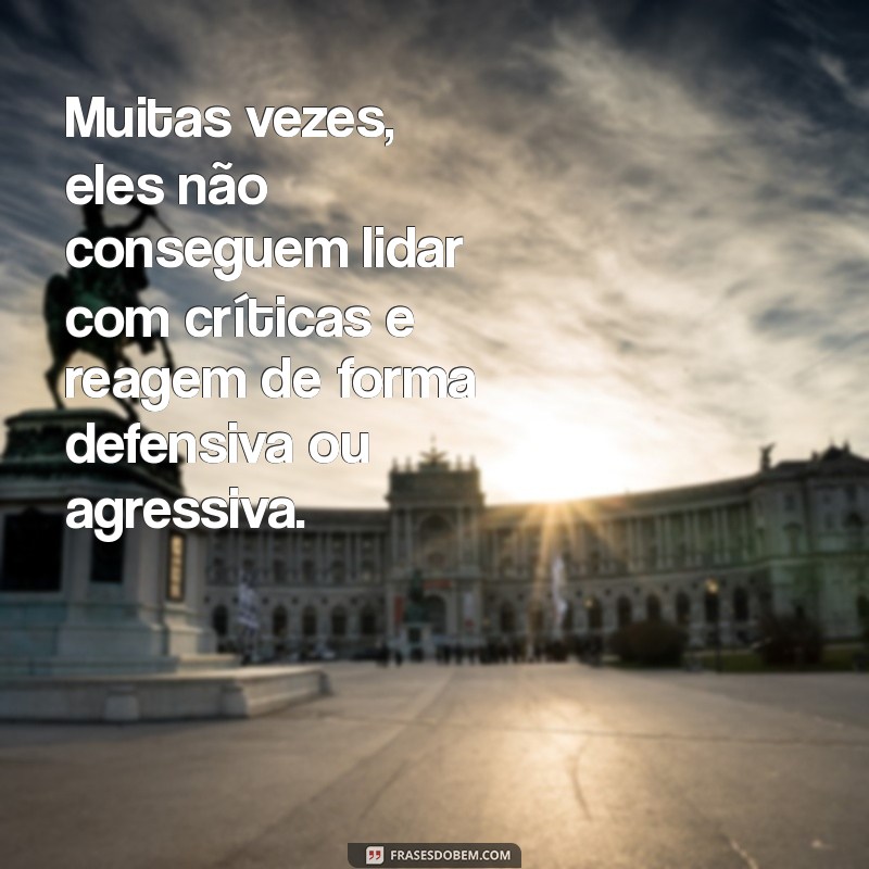 Entendendo o Narcisismo no Amor: Características e Comportamentos de um Parceiro Narcisista 